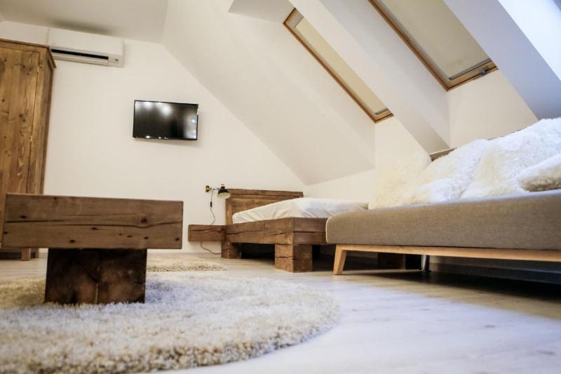 A Haz Hotel Miskolc Bagian luar foto