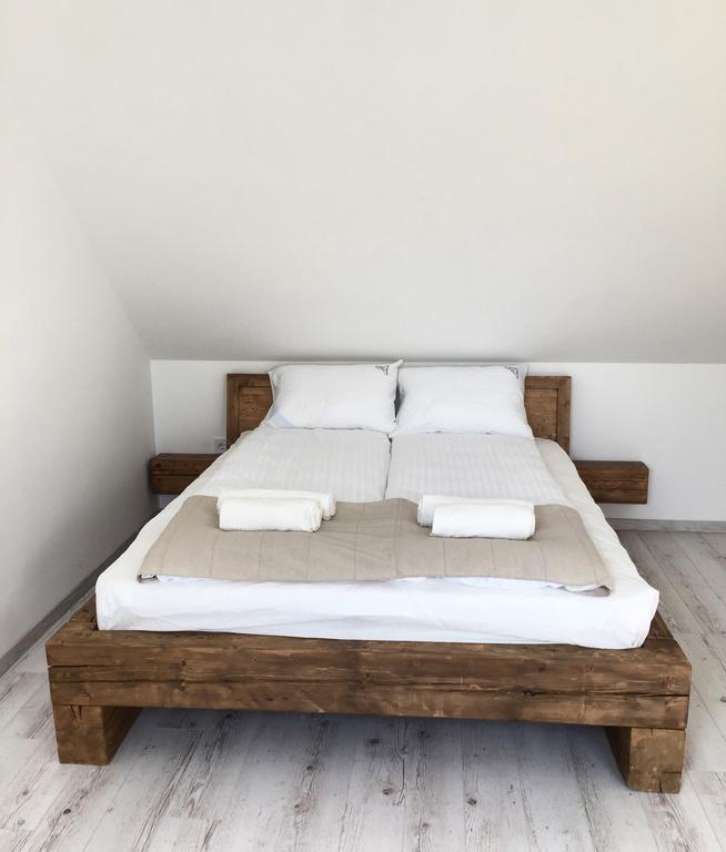 A Haz Hotel Miskolc Bagian luar foto
