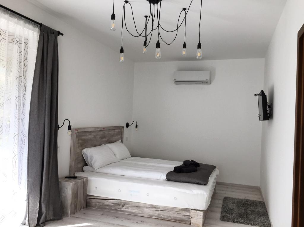 A Haz Hotel Miskolc Bagian luar foto