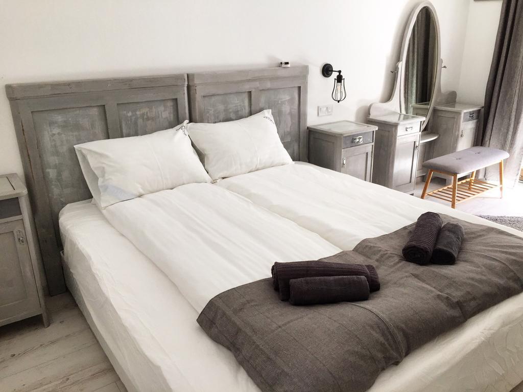A Haz Hotel Miskolc Bagian luar foto