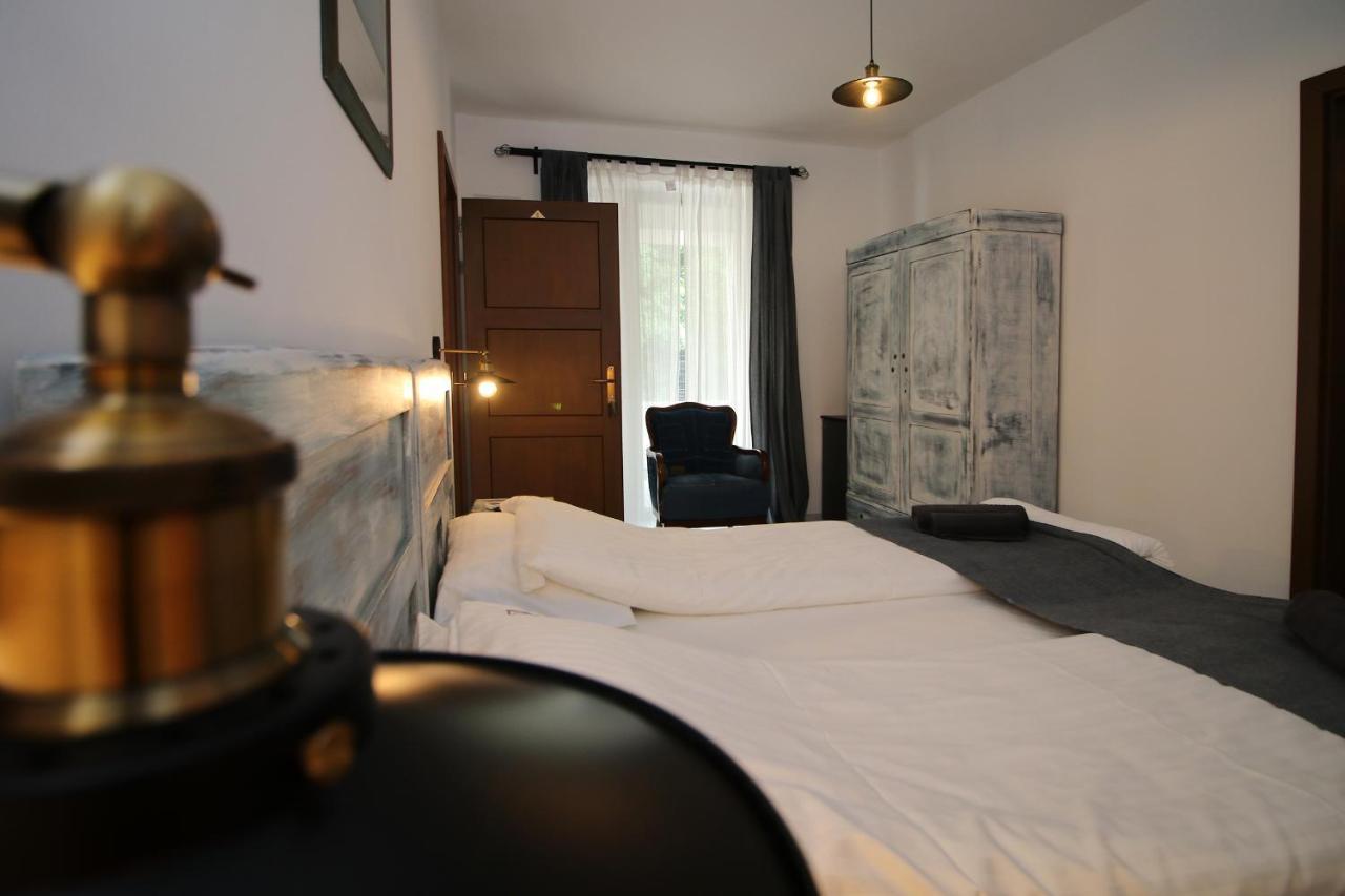 A Haz Hotel Miskolc Bagian luar foto