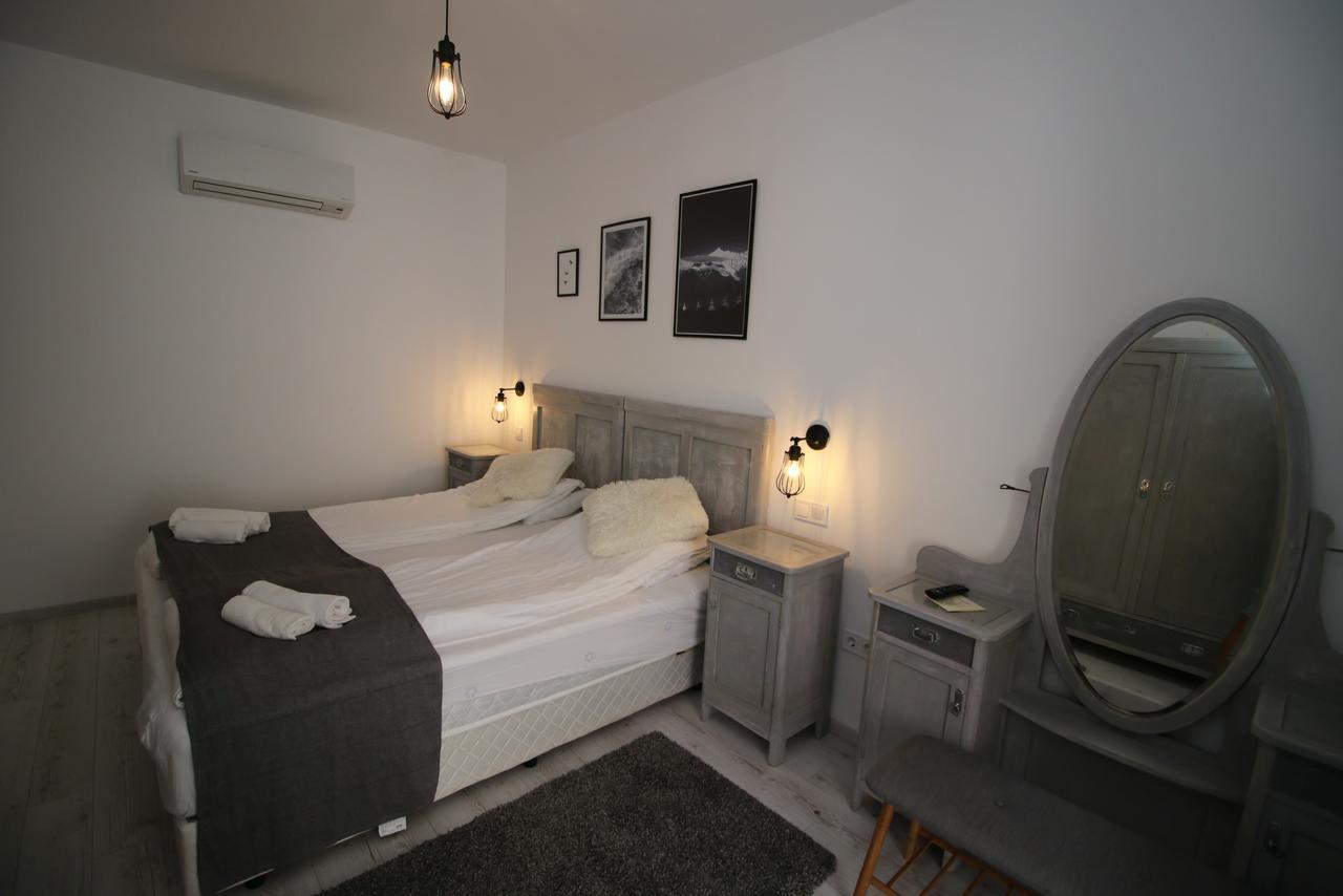A Haz Hotel Miskolc Bagian luar foto