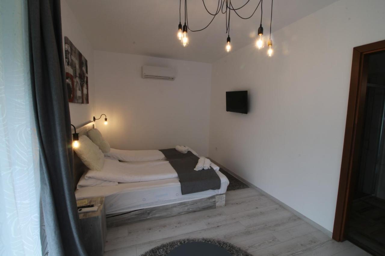 A Haz Hotel Miskolc Bagian luar foto