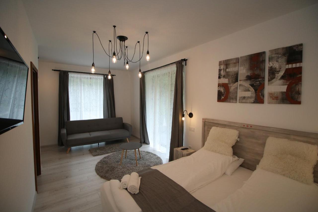 A Haz Hotel Miskolc Bagian luar foto