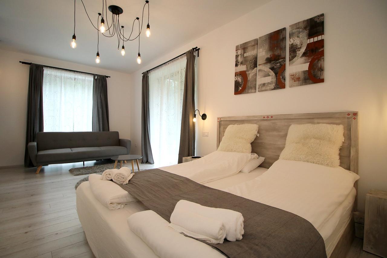 A Haz Hotel Miskolc Bagian luar foto