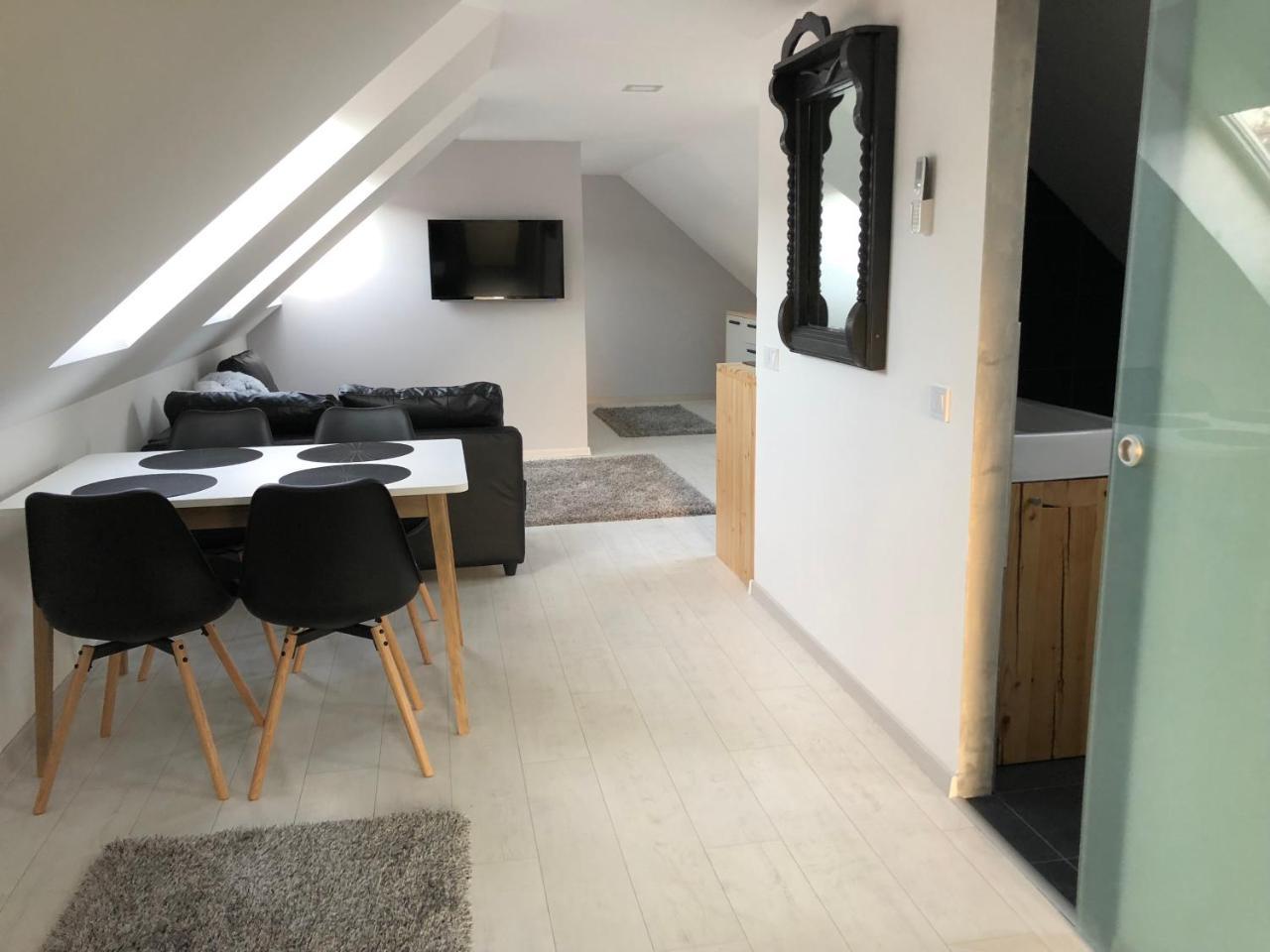 A Haz Hotel Miskolc Bagian luar foto